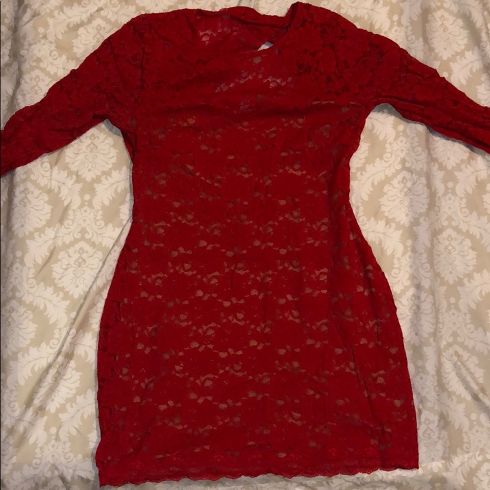 Red lace express keyhole back dress!